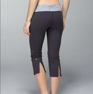 Lululemon Gather & Crow yoga crop